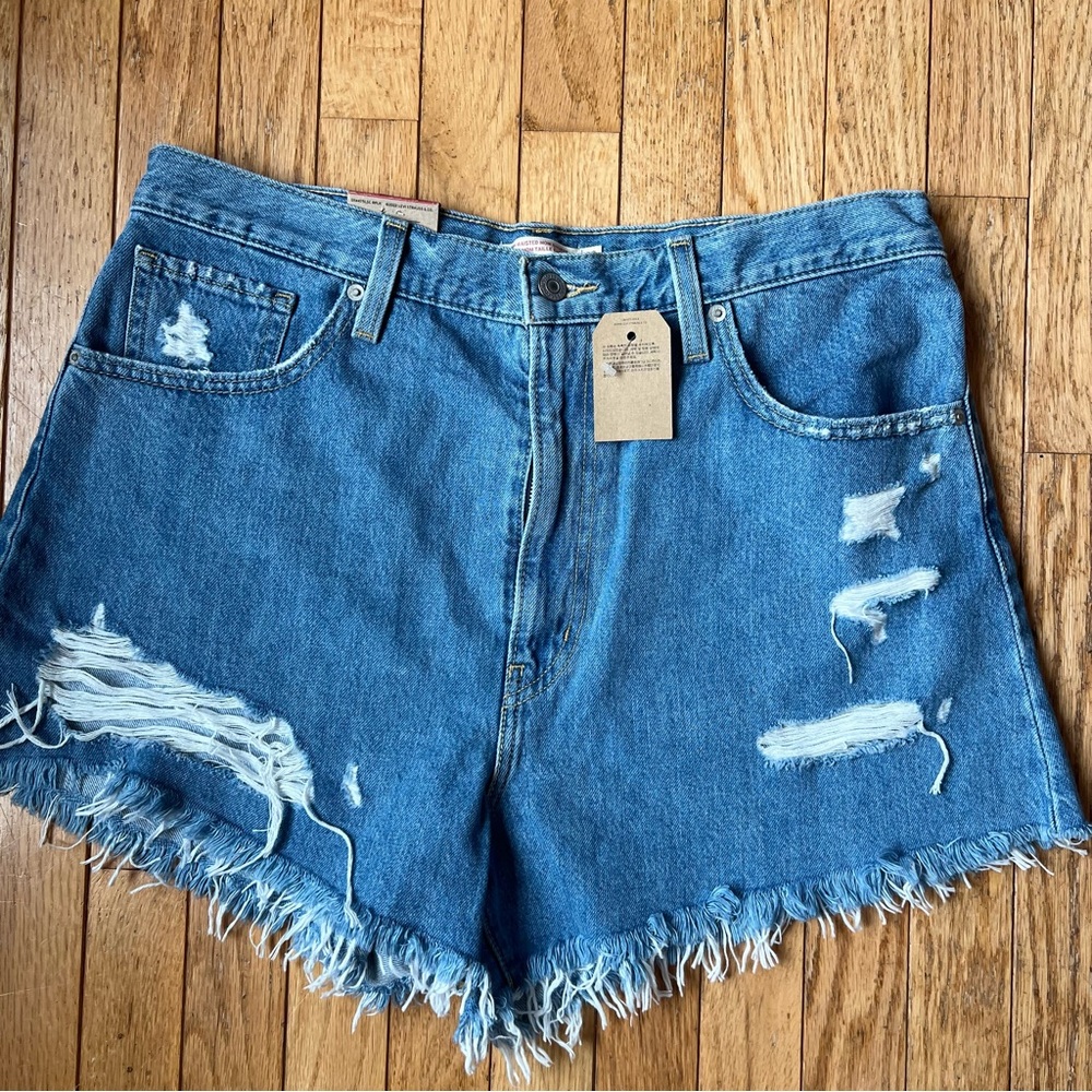 Levi’s Mom Shorts